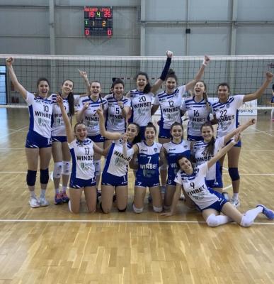30 точки на Микаела Стоянова при победа на дамите