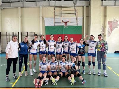 Момичетата печелят чисто