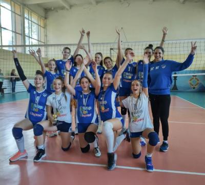 Момичетата под 16 години убедително спечелиха турнир