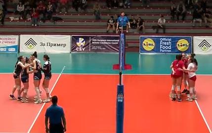 Девойките с победа и загуба във финалите на държавното