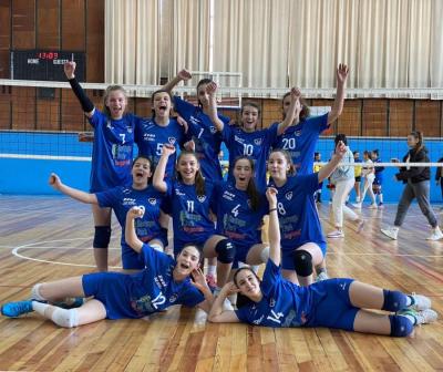 Момичетата под 14 бият часове след титлата на A1 Future Stars